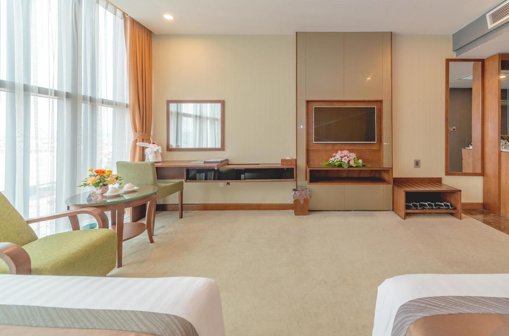 Bien Bac Hotel Mong Cai Extérieur photo
