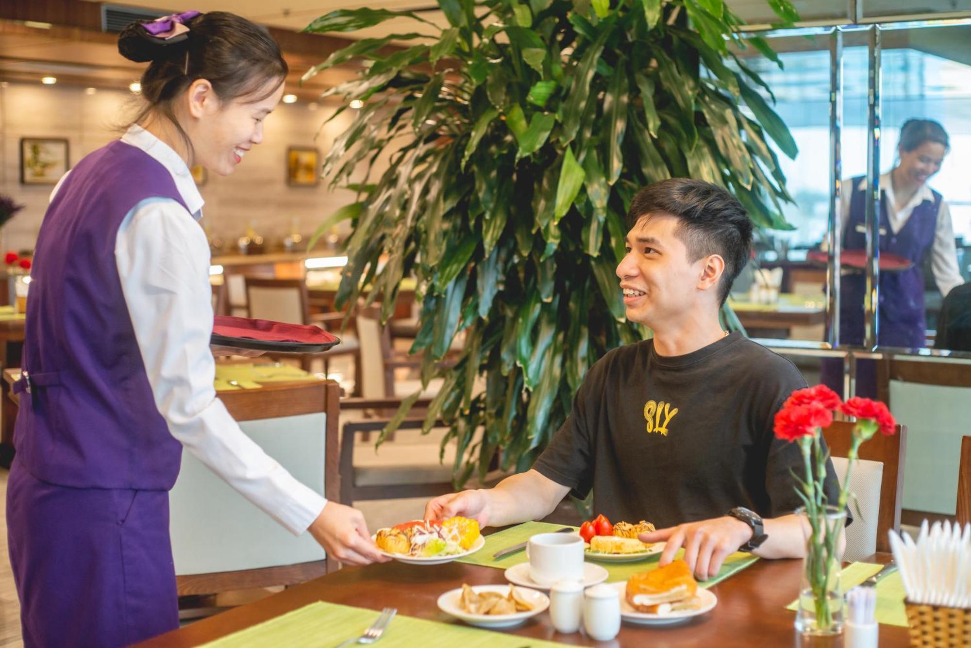 Bien Bac Hotel Mong Cai Extérieur photo